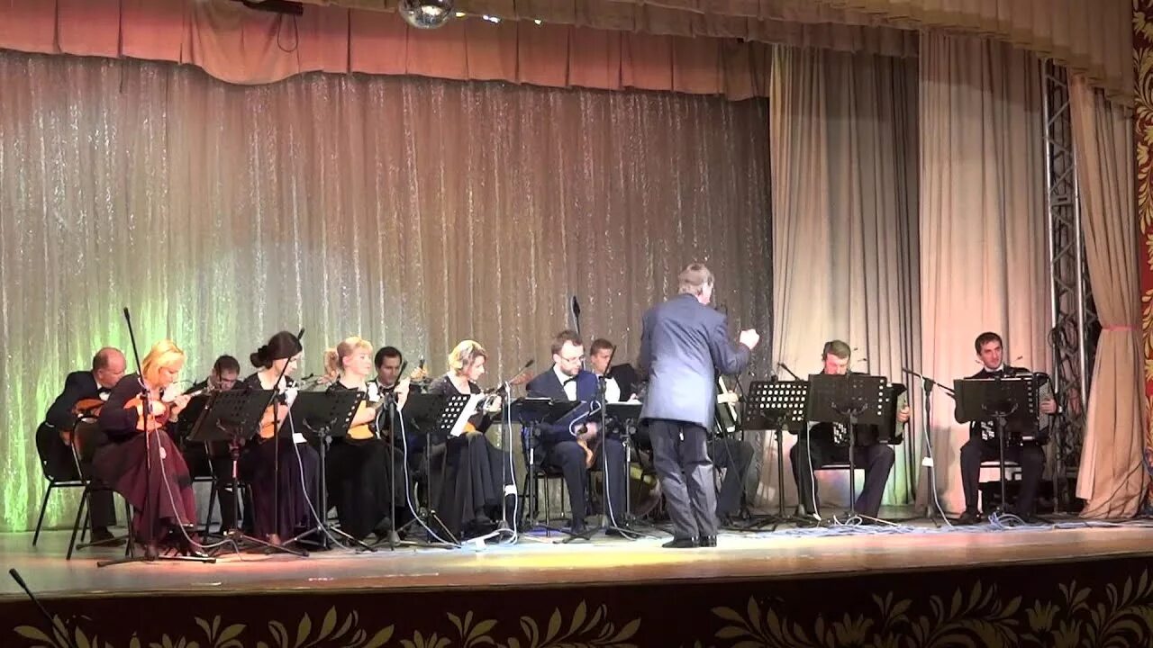 Валенки оркестром. Домино квартет санкт-петербург. Оркестр в валенках. Шалов балалайка. Валенки оркестром.