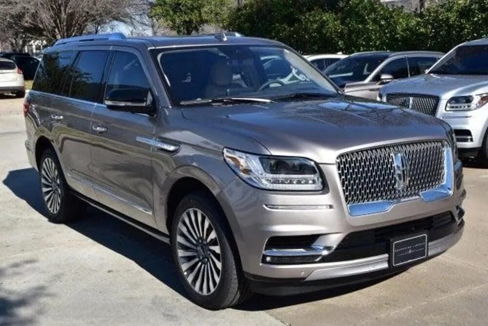 Линкольн навигатор 2019 салон. 2019 navigator. Linkoln джип 2022. Lincoln navigator 2022. Линкольн навигатор 2019.
