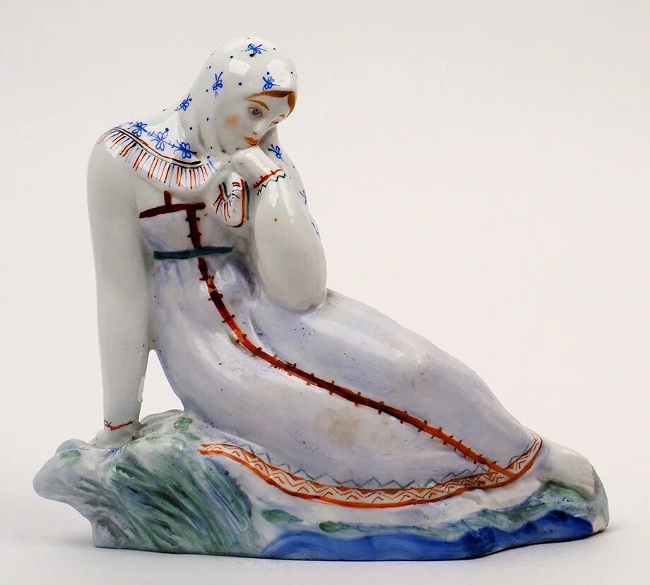 Гжель фруктовница наташа. Художник ифз олевская. Фарфор н. Яснецов дулево. Фарфор н.