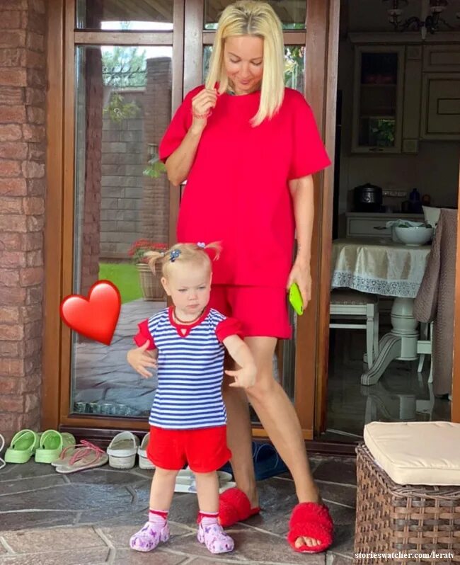 дочь лера лера кудрявцева. есть ли дети у леры кудрявцевой. дети телеведущей леры кудрявцевой. лера кудрявцева и игорь макаров. муж леры кудрявцевой.