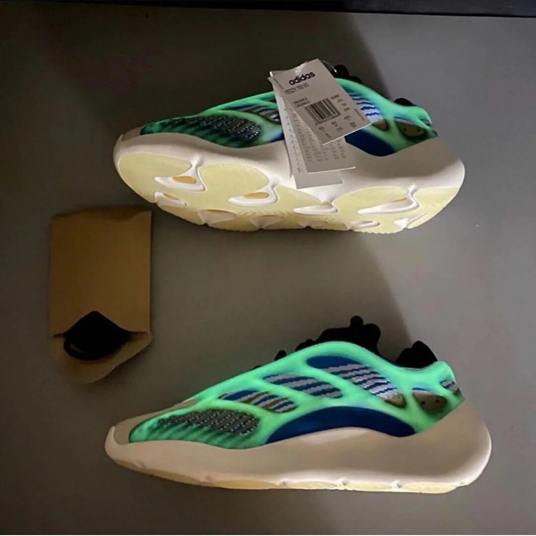 Adidas Yeezy 700 v3 Arzareth. Adidas Yeezy 700 v3. Adidas v700 v3. Yeezy Boost 700 v3 Arzareth. Буст 700 v3