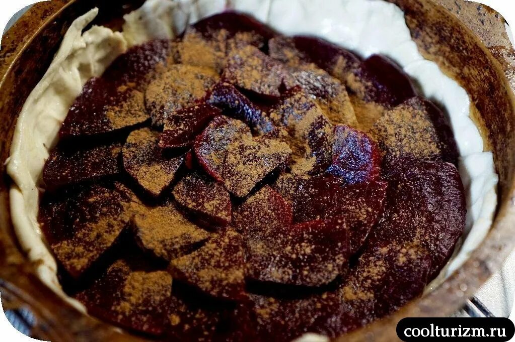 Plum jam and pie. Пирожки со свеклой. Торт из свеклы. Большие свекольные тарталетки. Plum pie.