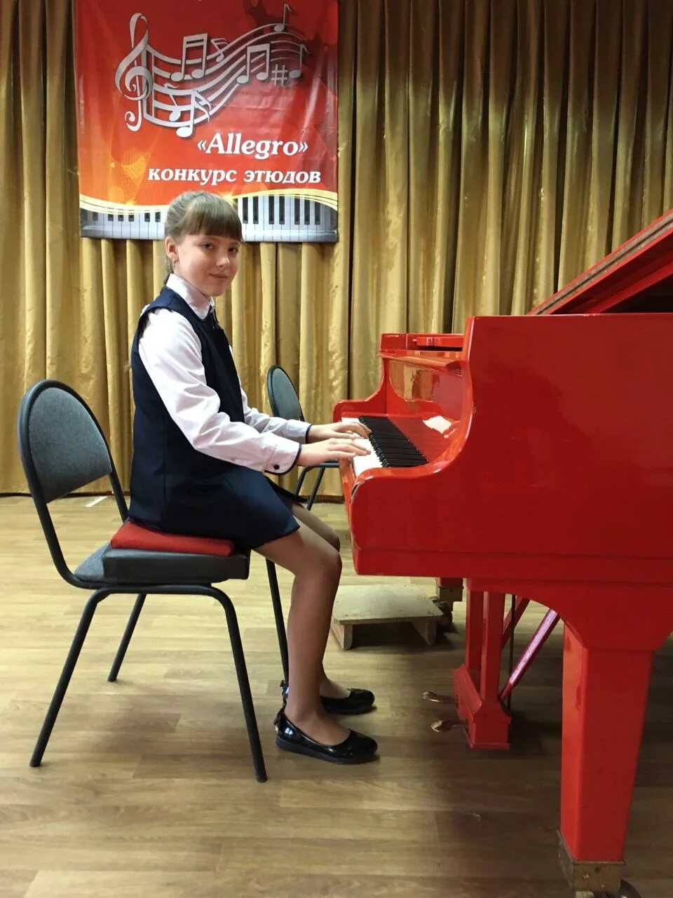 Детская школа искусств новомосковск. Конкурс пианистов фото. Детская школа искусств новомосковск. Директор музыкальной школы сигайлов новомосковск тульской области. Дши новомосковск.