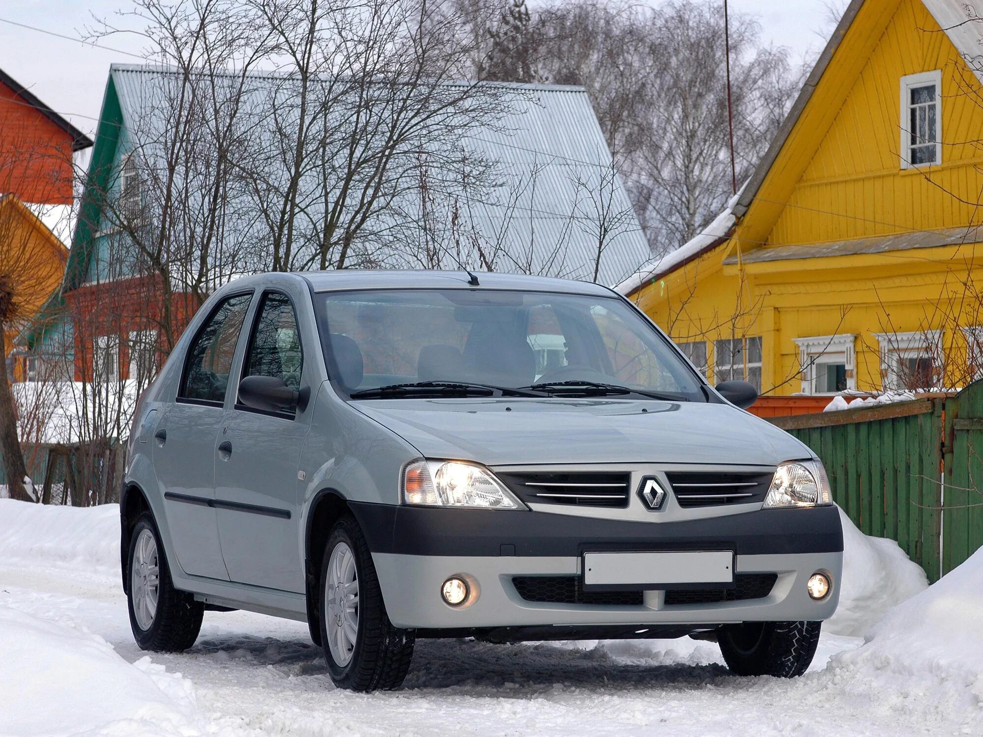 Рено 1 поколение. Рено Логан 2004. Рено Логан 1. Рено Логан 1 2004. Renault Logan Рено 2004.