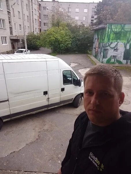 В каком нибудь заведении. В каком нибудь заведении