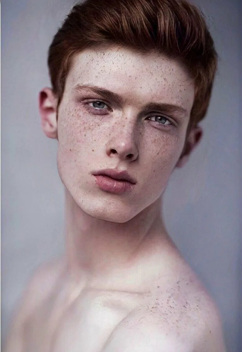 Рыжий мужчина с веснушками. Рыжий парень с веснушками. Сэм оуэн джингер рыжий. Евгений маяковский. Рыжий марк.