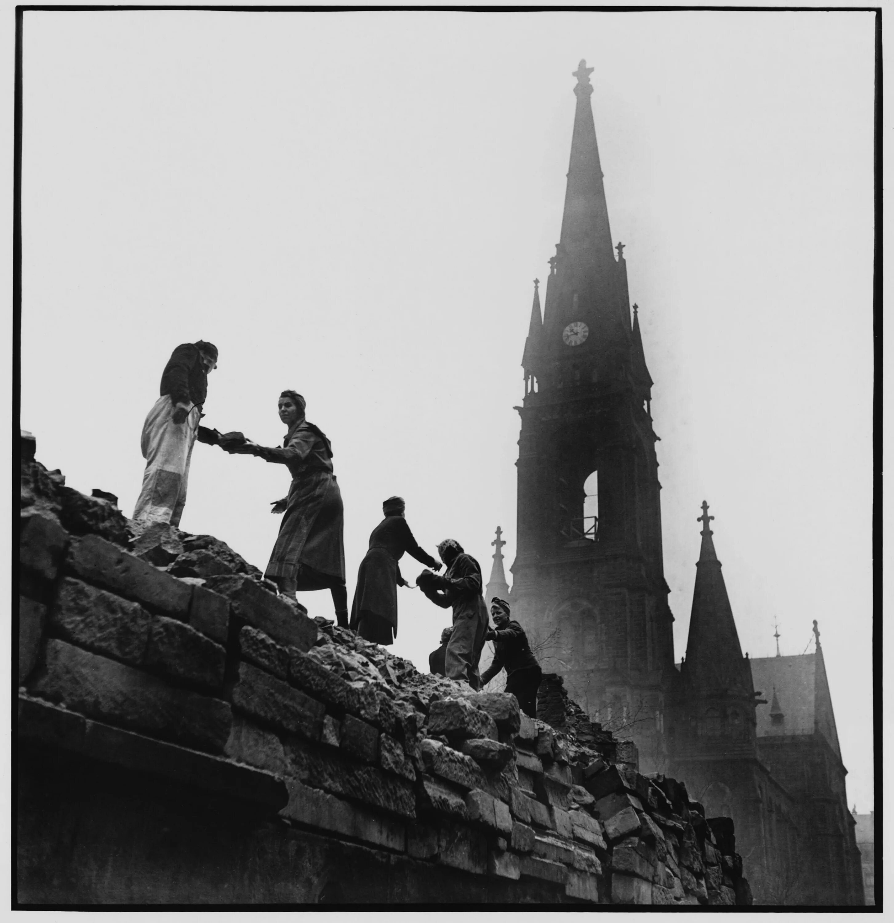 Германия после 1945. Восстановление Дрездена 1945. Дрезден бомбардировка 1945.