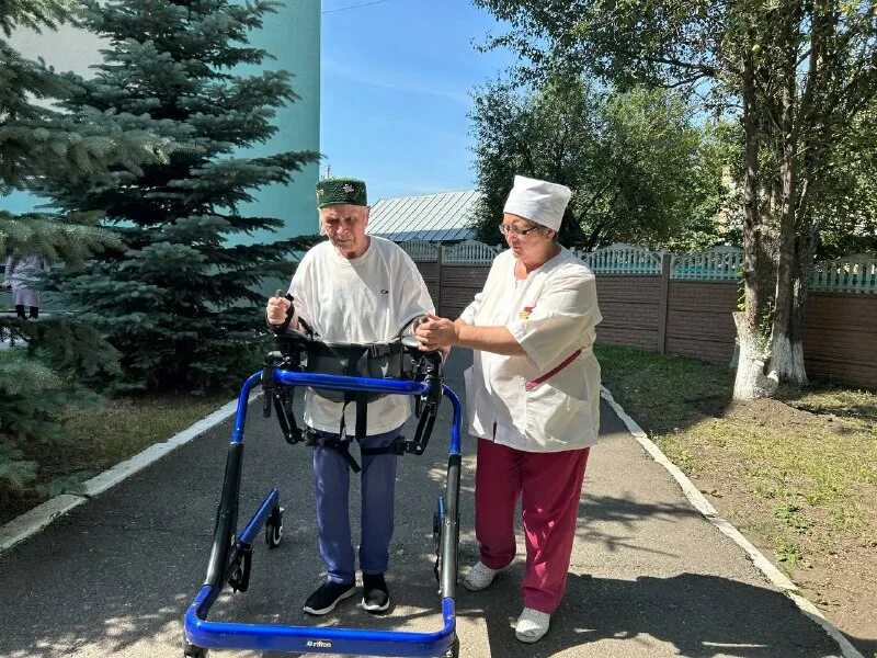 Мелкая моторика для пожилого человека. Настольные игры дом-интернат. Сланцевский дом-интернат для престарелых и инвалидов. Реабилитация в спорте. Гаусо тетюшский дом интернат для престарелых и инвалидов.