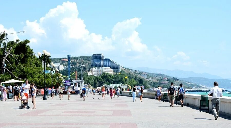 Алушта набережная 2023. Алушта главная улица. Алушта набережная 2024. Алушта 2024. Ротонда.