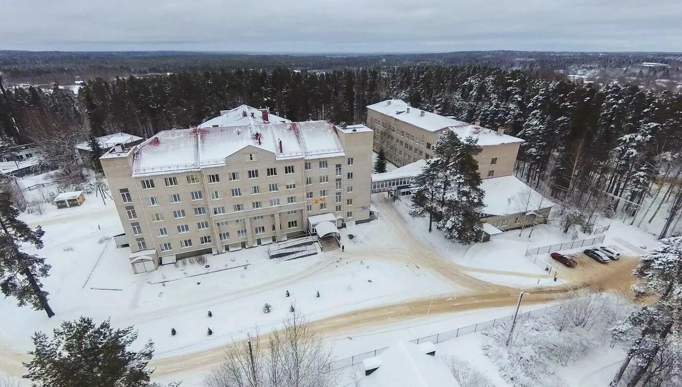 Сайт окуловского районного суда новгородской. Окуловская Центральная районная больница. Ковидный госпиталь Окуловка. Окуловская ЦРБ поликлиника. Окуловская ЦРБ Новгородская область.