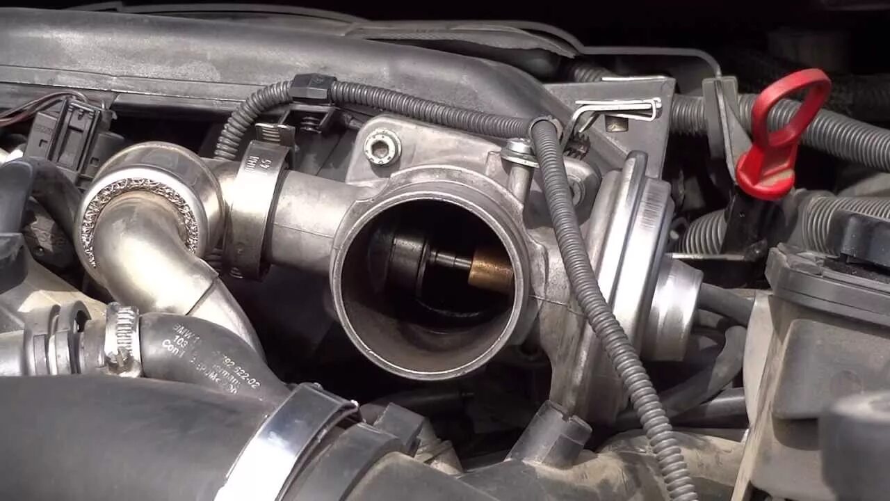 Ошибка егр. Bmw e46 клапан егр. клапан егр бмв x1. егр бмв дизель 3.0. егр м 47.