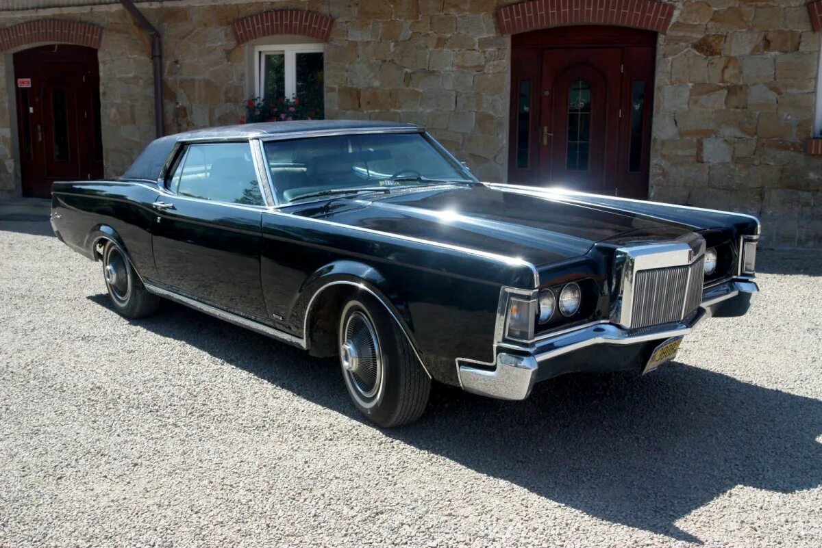 Mark 3 car. 1971 Lincoln Continental Mark III. Линкольн Континенталь 1969. Lincoln Continental Mark 3 1969. Continental машина Линкольн 1969.