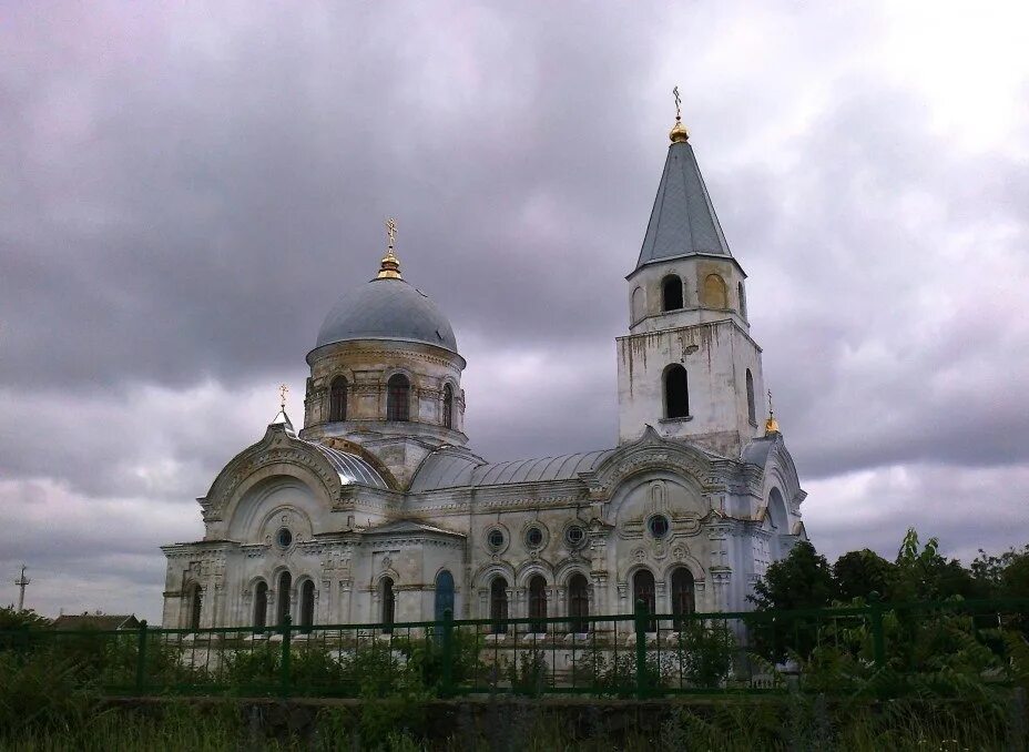 Типичный николаев. Николаев Матвеевка Церковь. Николаев Матвеевка Украина Церковь. Матвеевка (Николаев).