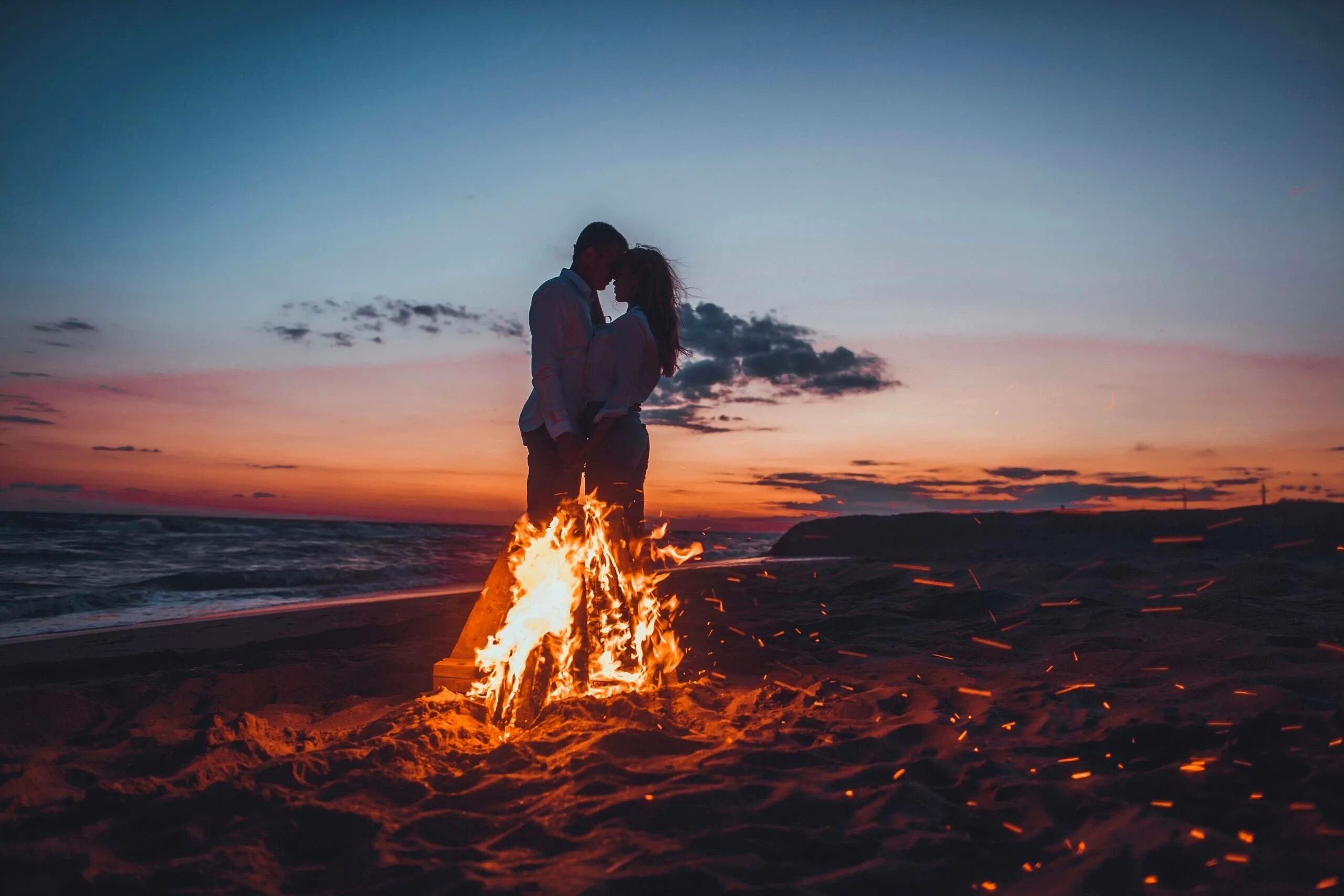 Романтические открытки. Любовь. Костер любви. Игорь ашуров дым. Утопаю в нежности твоей.