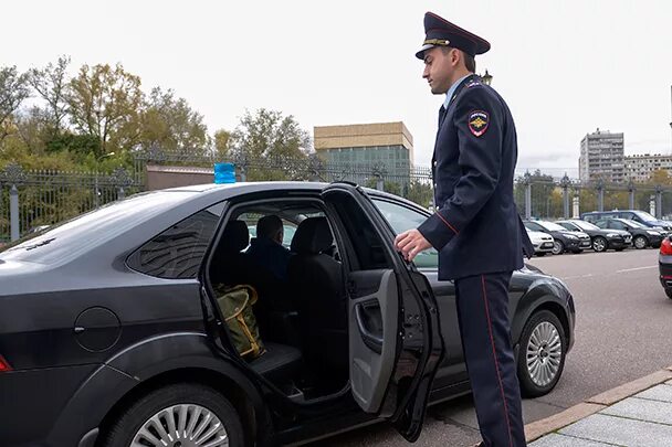 Гос фельдъегерская служба РФ. Фельдъегерь ГФС. Форма фельдъегерской службы. Машины ГФС.