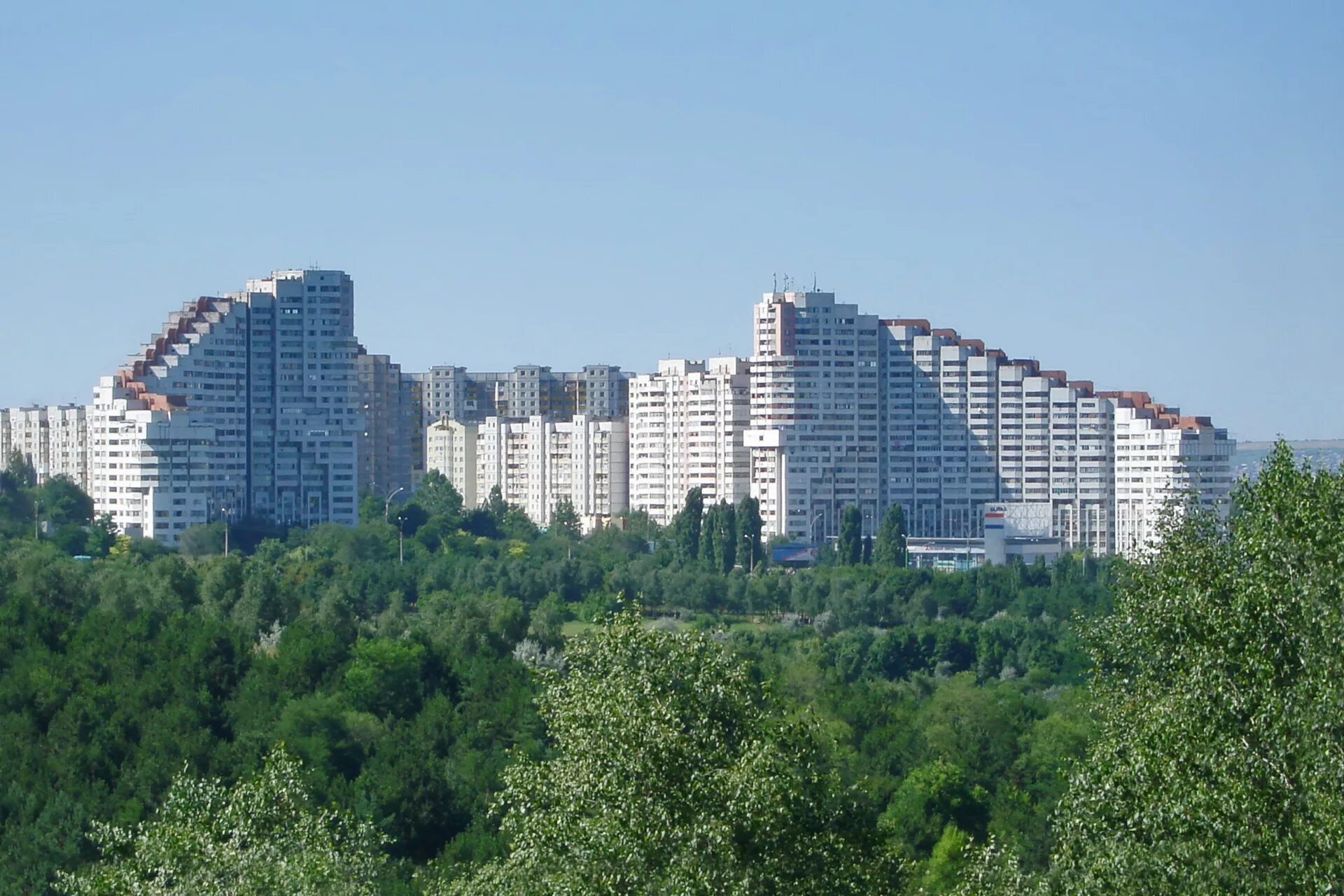 Г кишинев молдова. Молдавия Кишинев. Ворота Кишинева. Ворота города Кишинев. Chisinau город Молдова.