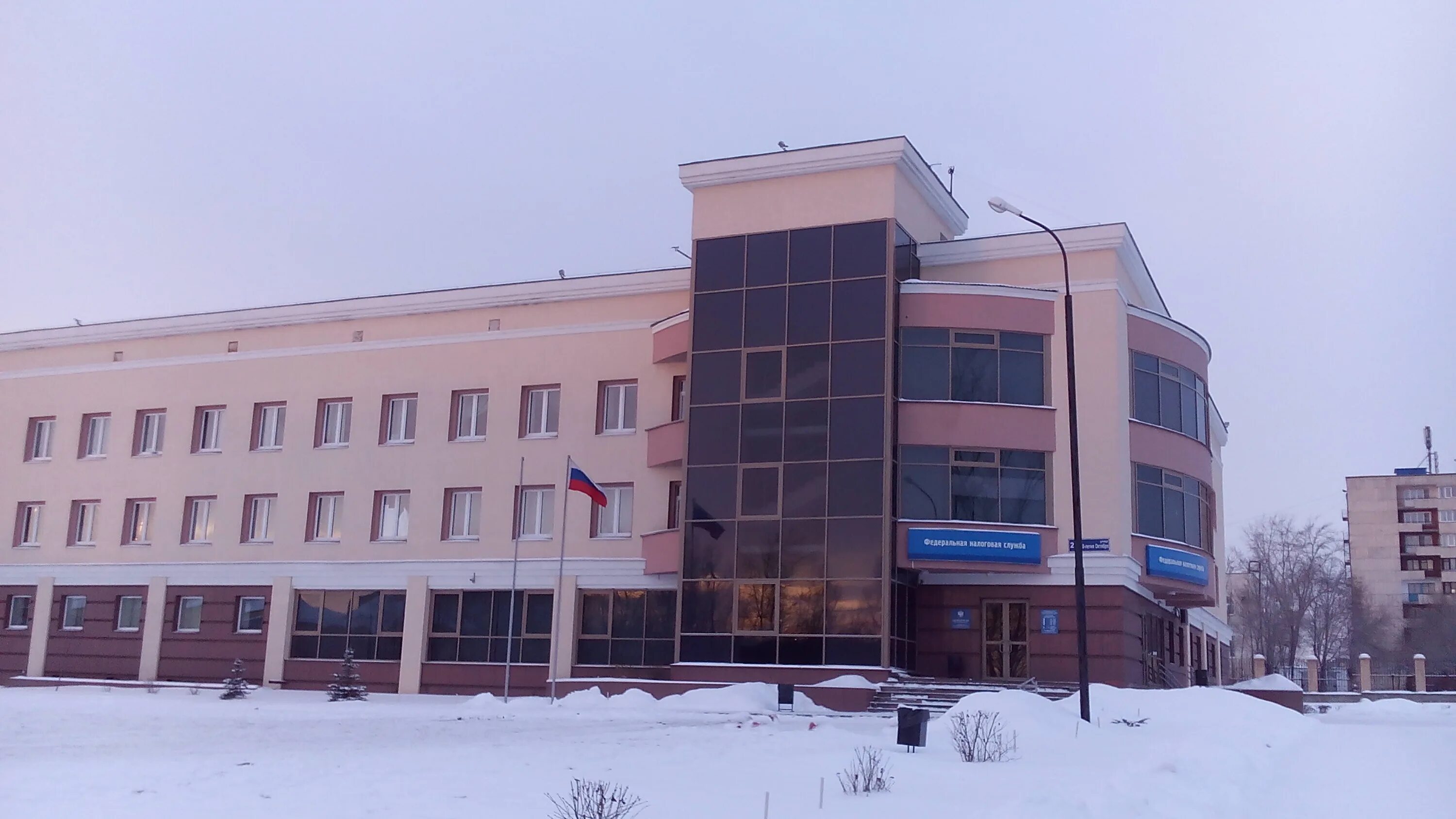 Челябинский трамвай чтз улица горького. Чтз центральная проходная. Горького р-н тракторозаводский. Гостиница возле аэропорта челябинск. Челябинск, ул.