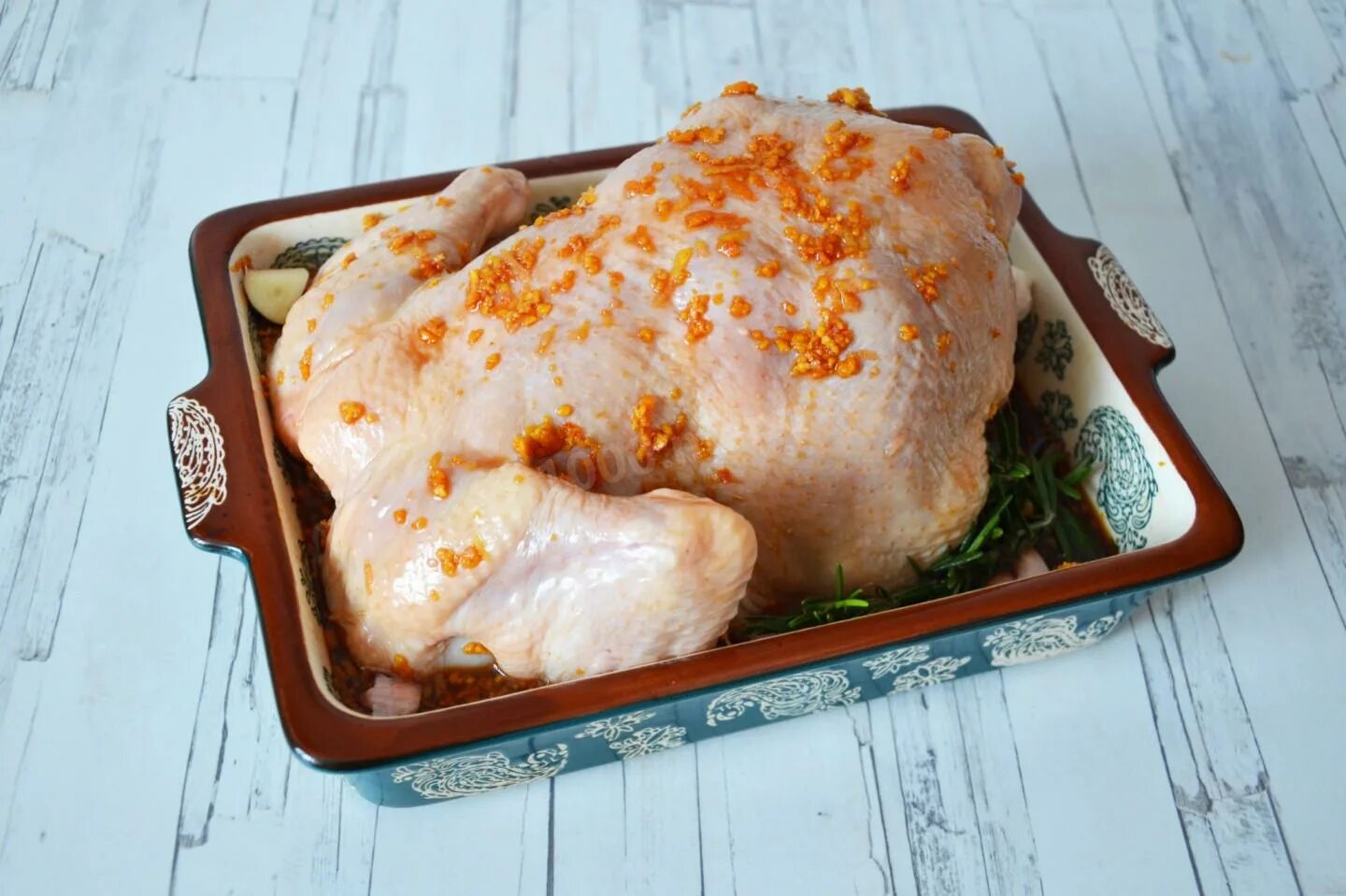 Как замариновать куриные грудки для жарки. Замариновать курицу. маринад для курицы. маринад для курочки. куриный мясо мариновка.
