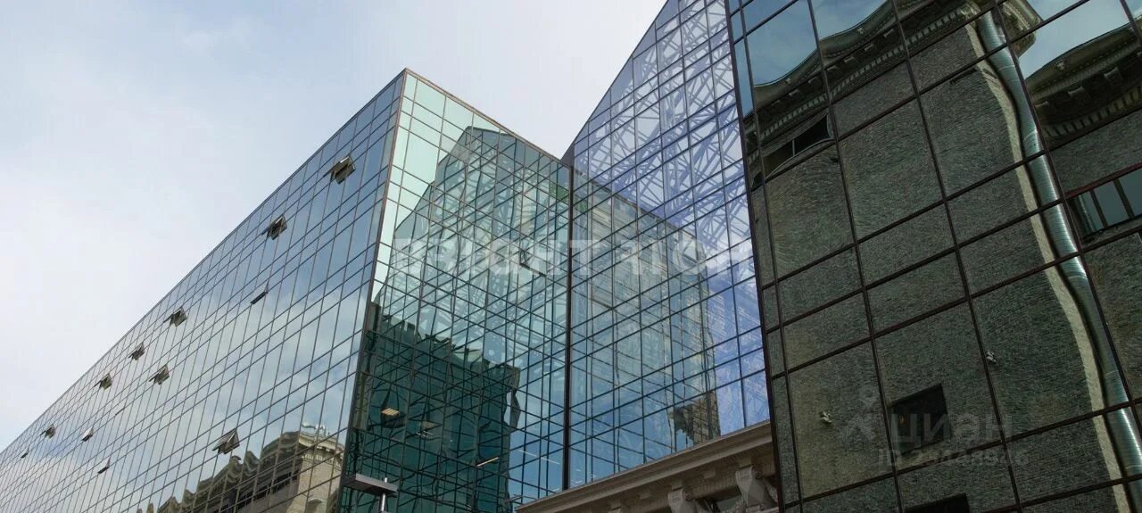 Верейская улица 29с134 бизнес центр. 29, стр. Верейская плаза скульптуры. Верейская, д. Бц верейская плаза 3.