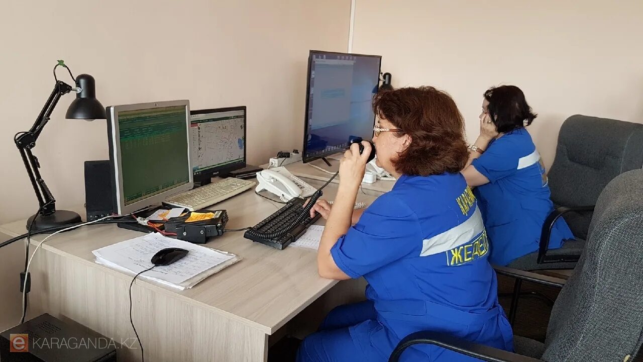 Скорая караганда. Караганда помощь. Автомобили скорой помощи лимонного. Скорая помощь. Скорая казахстан.