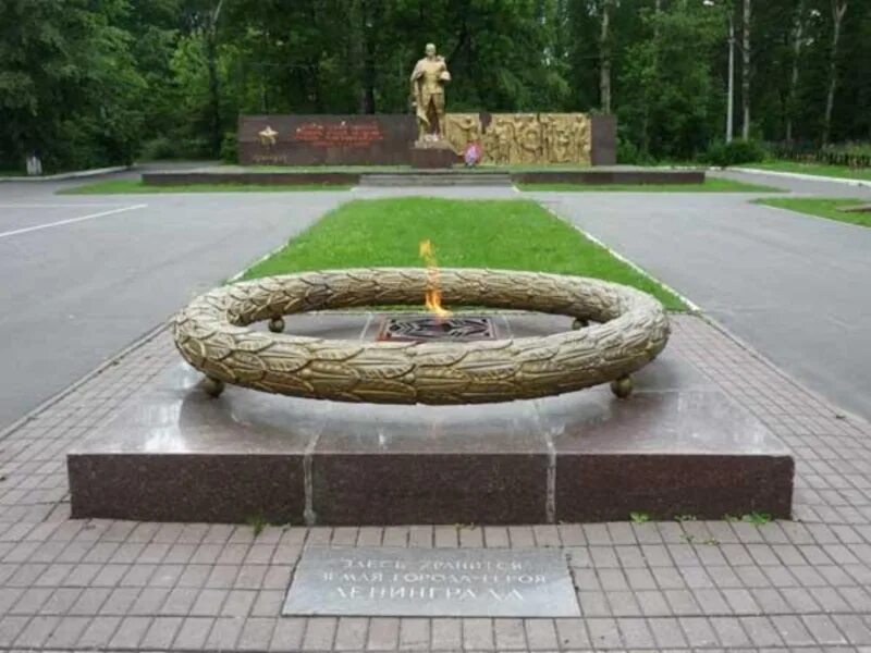 Мемориал череповец. Мемориал боевой славы с вечным огнем череповец. воинский мемориал череповец. вечный огонь череповец. мемориал воинской славы череповец.