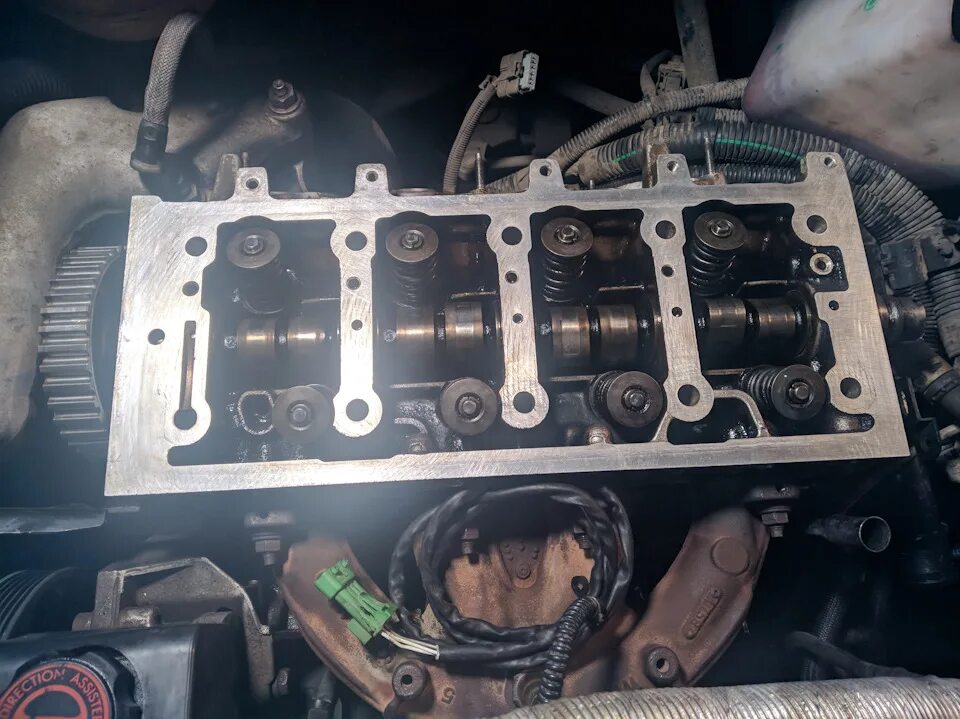 4. Прокладка гбц пежо 206 1. 4. Прокладка гбц пежо 1. Клапанная крышка пежо 206.