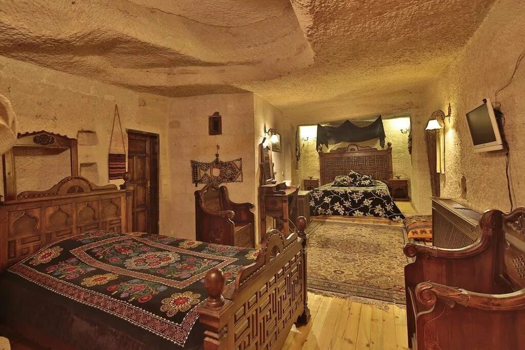 Travel inn. Karadut Cave Hotel отель. Travel Inn Cave Hotel. Travellers Cave Hotel Cappadocia. Alfina Cave Hotel Cin.