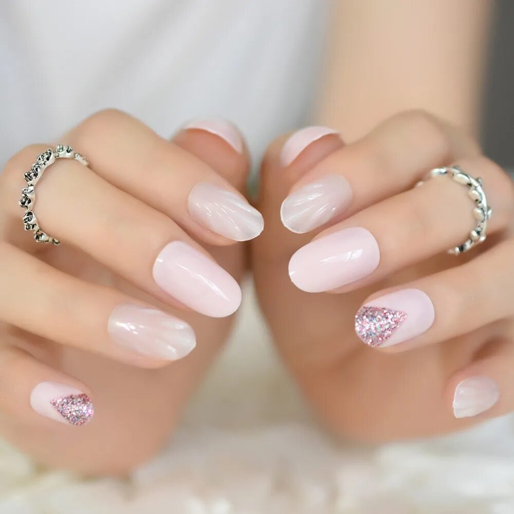 спокойный маникюр. повседневный маникюр 2023. маникюр для офиса. офисный маникюр. повседневный маникюр 2023.