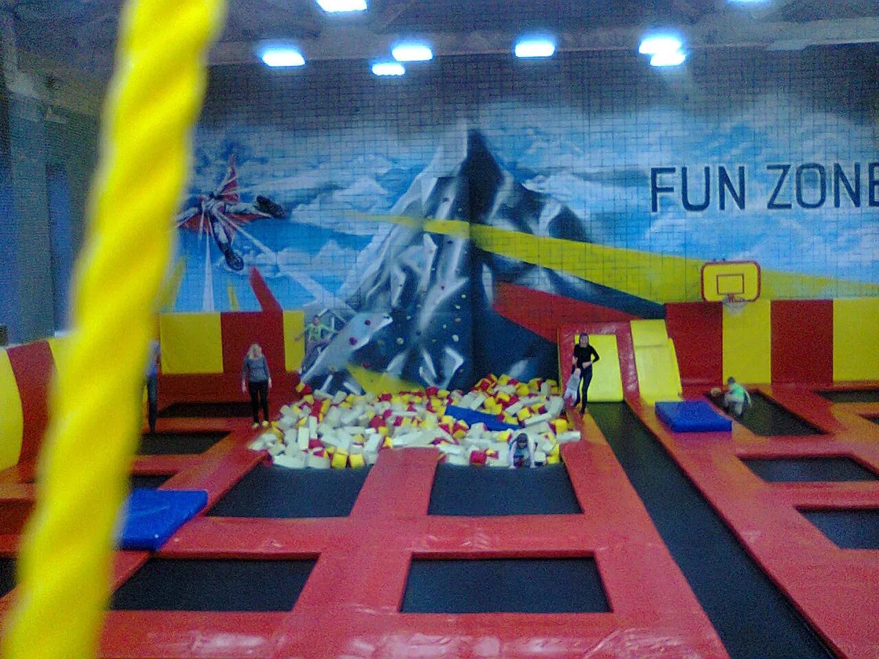 Фан зона ижевск батуты. Батутный центр fun Zone. Fun Zone Ижевск батутный центр. Батутный центр fun Zone Ижевск, Северный переулок 61.