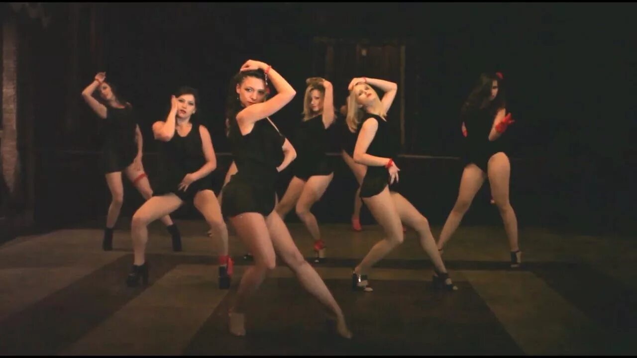 Танцы с раздеванием видео. Dance studio 108 калуга. стрип пластика танцы. стрип пластика фото. танцы с элементами стрип.