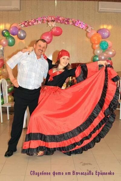 Наряд цыганки на корпоративе. Сценка с цыганкой на юбилей. Цыганка на юбилее женщины. Сценка цыгане\. Цыганка на юбилее женщины.