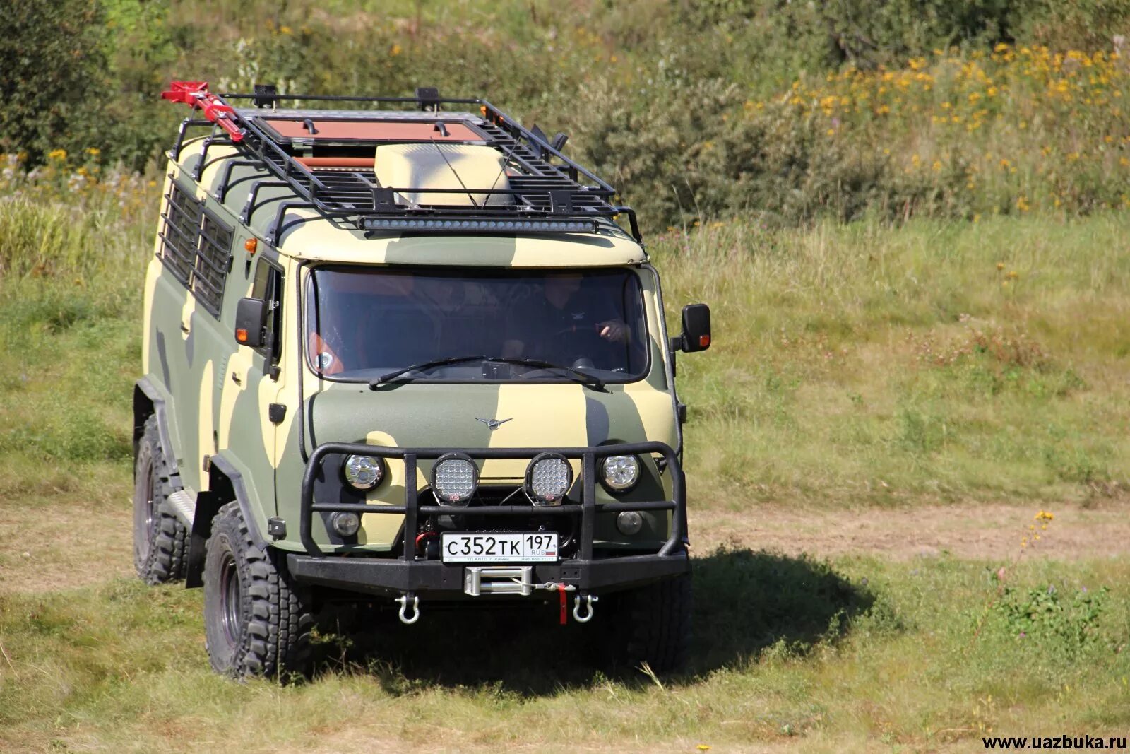 Тюнинговый уаз буханка. Уаз буханка тюнинг фото. Уаз 452 буханка охотник. Уаз 452 буханка 2021. Уаз 452 буханка pickup.