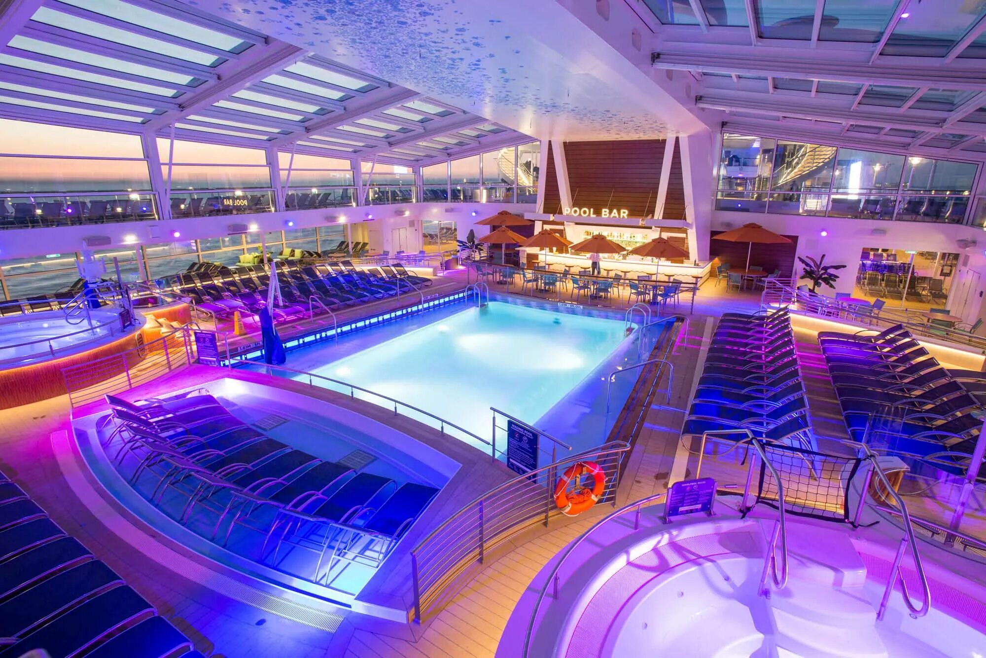 Круиз royal caribbean. Круизный лайнер royal caribbean. квант морей круизный лайнер. круизный лайнер квант морей/quantum of the seas. роял карибиан лайнер внутри.