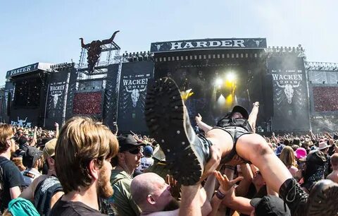 Il pubblico del Wacken Open Air, foto via Facebook. alt. 