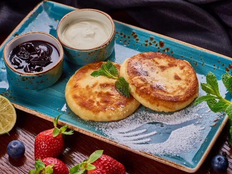 Сырники вечером можно. Сырники с рисовой мукой. Сырники вечером можно. Сырники вечером можно. Сырники.