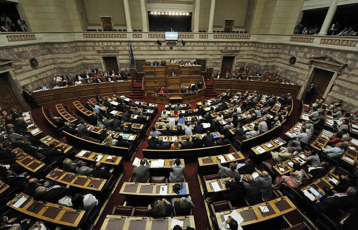 В 2000 г правительство государства z. Парламент в Афинах. Правительство Греции. Парламент Греции фото. Парламенты всех стран здания.