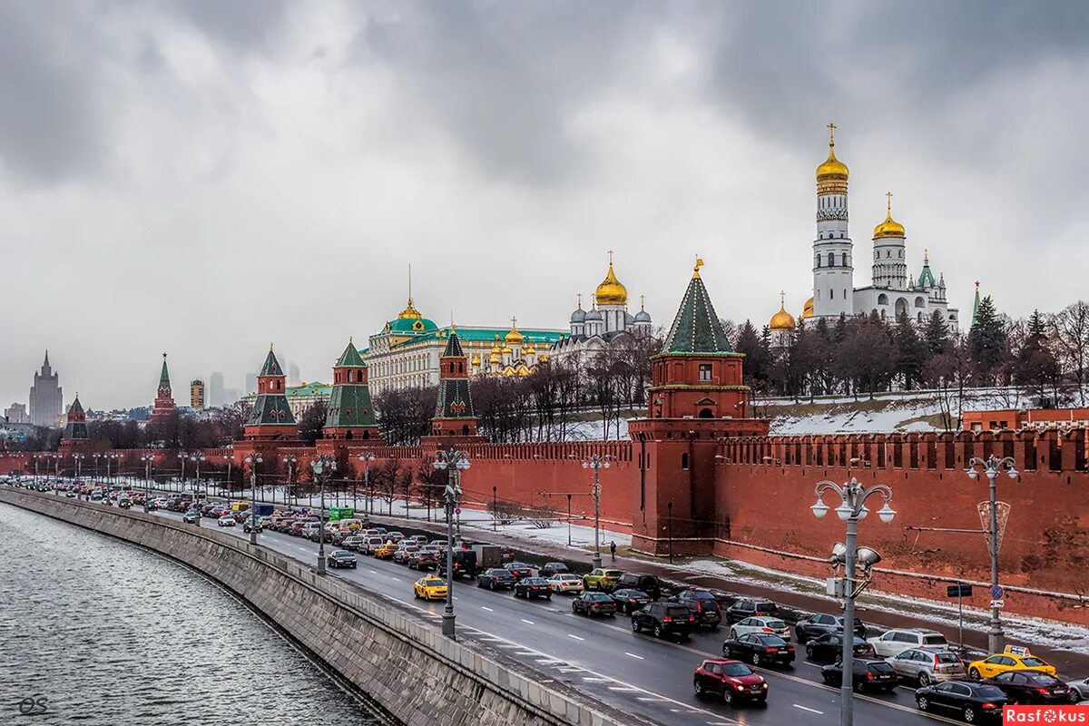 Московский кремль имеет двадцать