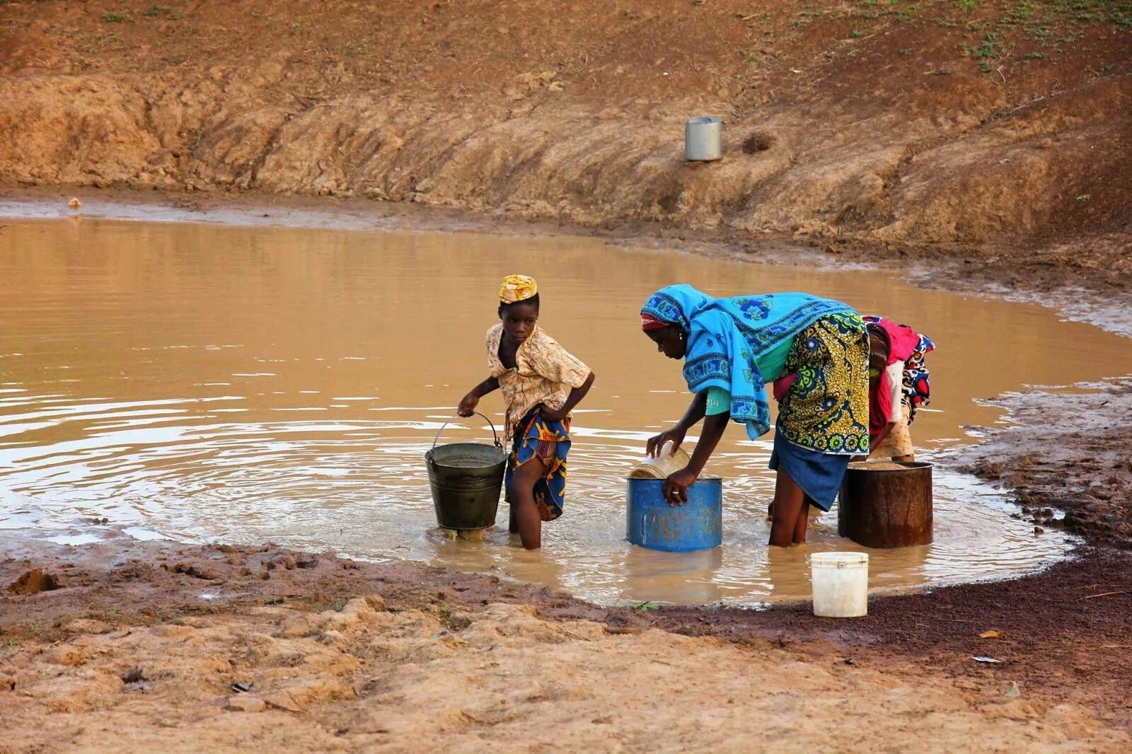 Питьевая вода в Африке. Дефицит воды. Есть ли чистая вода