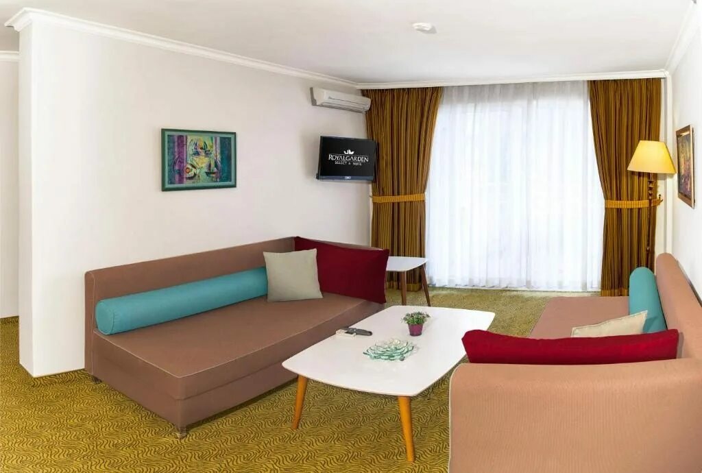 Royal garden suite hotel. Роял Гарден Турция. Royal Garden Beach номера. Роял Гарден Бич отель 5 Турция Аланья Конаклы.