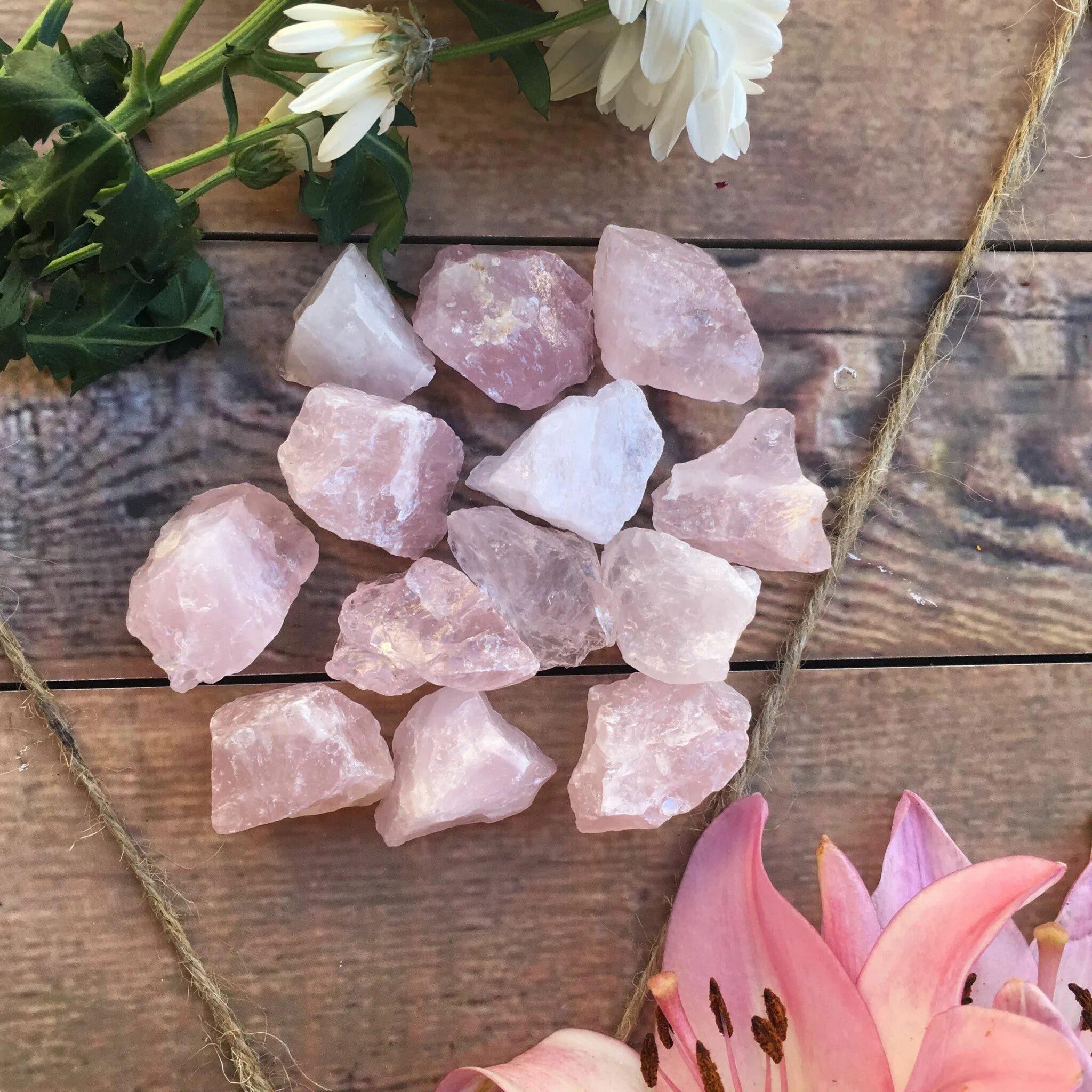 Розовый кварц в виде кристалла. Плитка raw rose 50x120. Raw rose quartz. Raw rose. Raw rose.