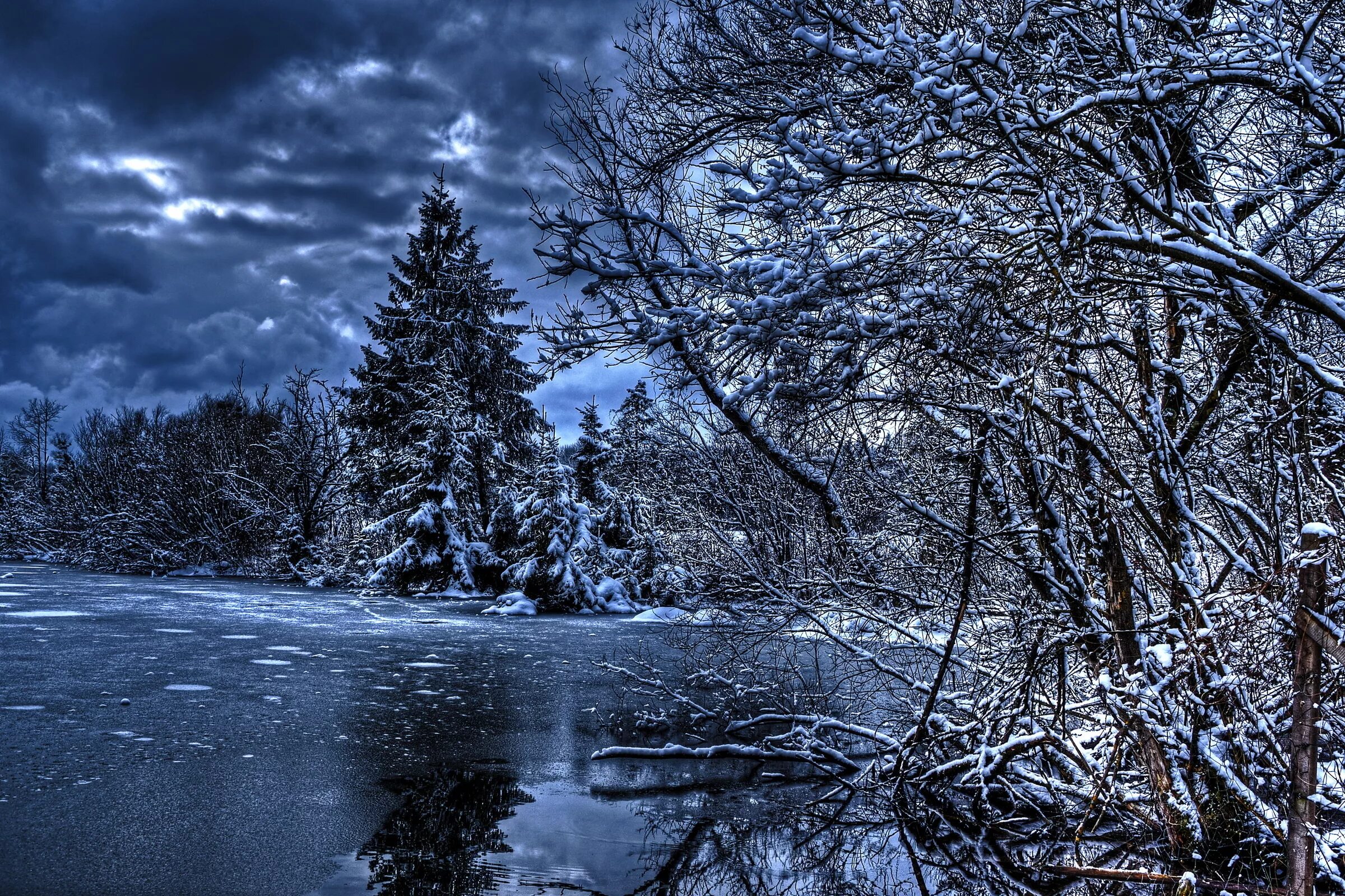 Тихи пруды холод и мрак вод их. Зимнее озеро. Зимняя река. Ночной зимний лес. Зимний пейзаж на рабочий стол.