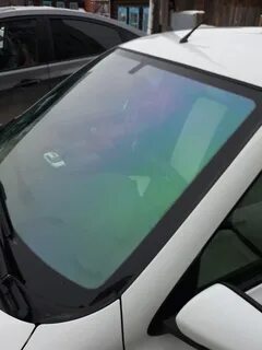 Красное лобовое стекло