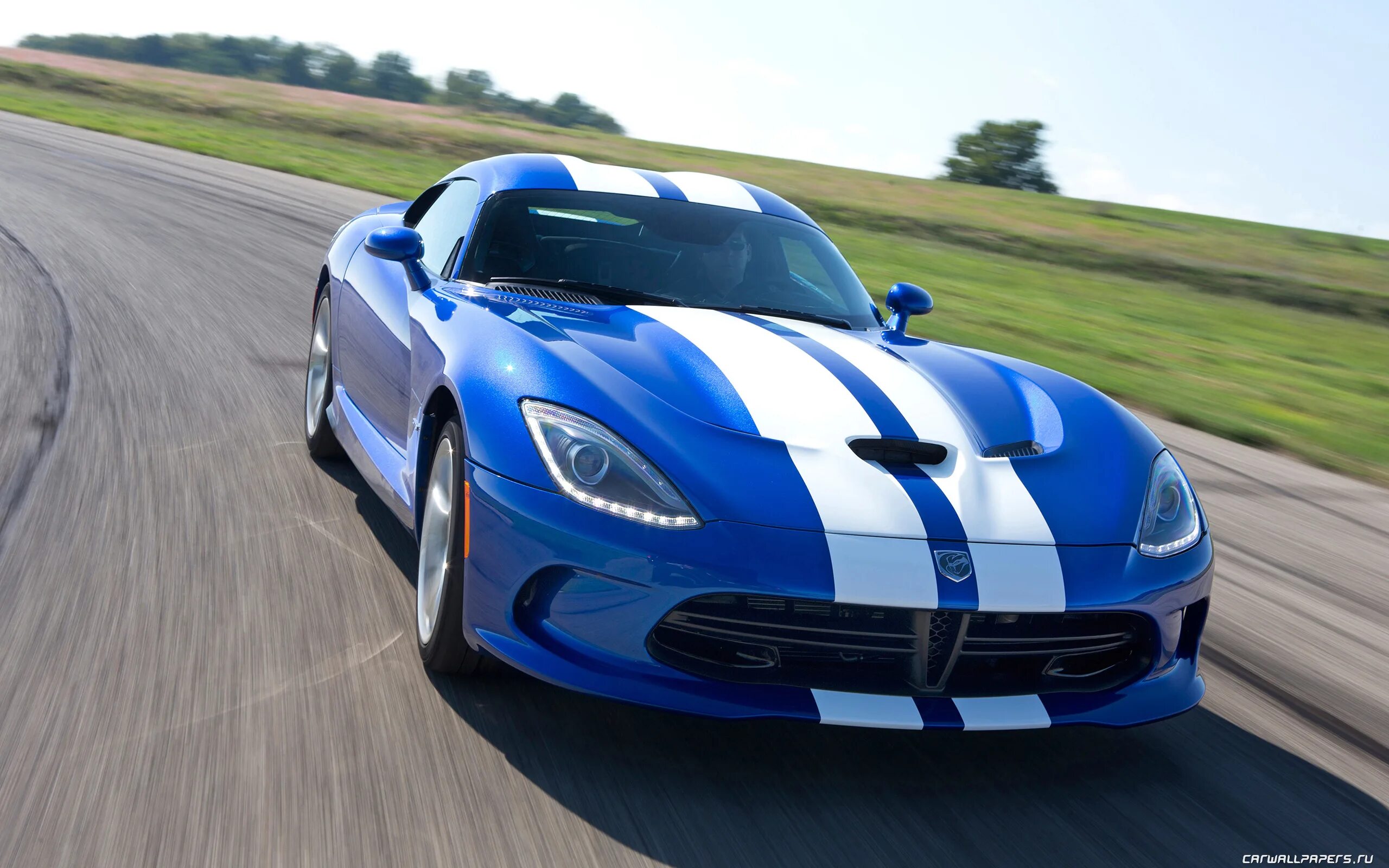 Включи синий машина. Dodge srt Viper GTS 2013. Додж Вайпер 2012. Dodge Viper srt GTS. Додж Вайпер синий.