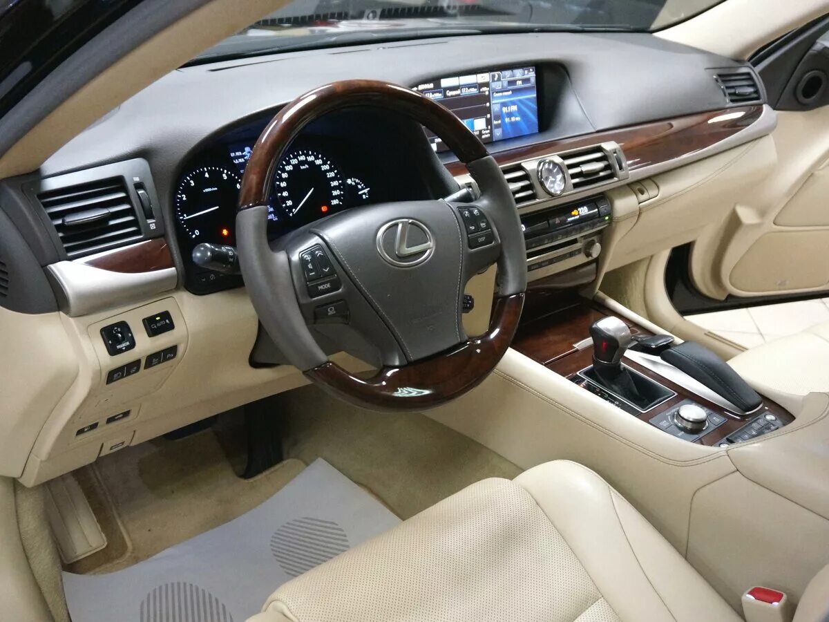 Lexus 460 купить. Лексус 460l. Лексус 460 седан. Лексус лс 460 IV. Лексус LC 460 седан.