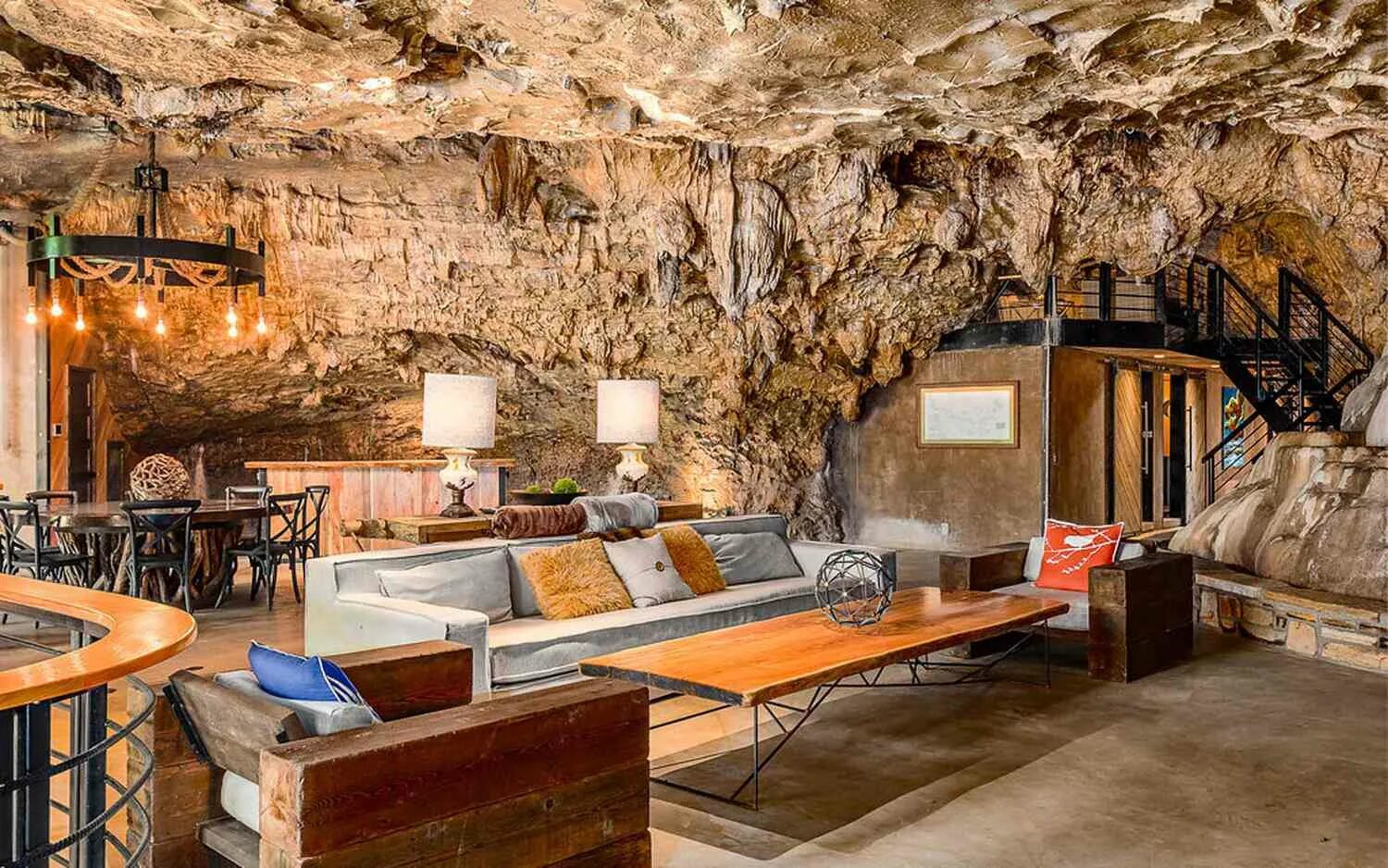 Cave home. Гостиница Beckham Creek Cave Lodge. Beckham Creek Cave Lodge, США, Арканзас. Beckham Creek Cave haven. Дом внутри пещеры.