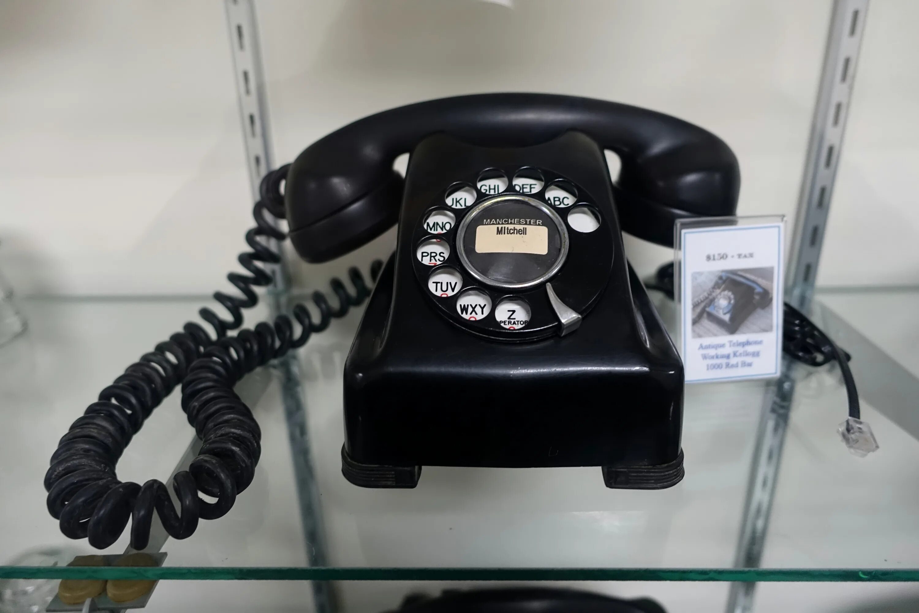 Копии старых телефонов. Дисковый телефон. Старый телефон. Телефон с диском. Советский телефон.