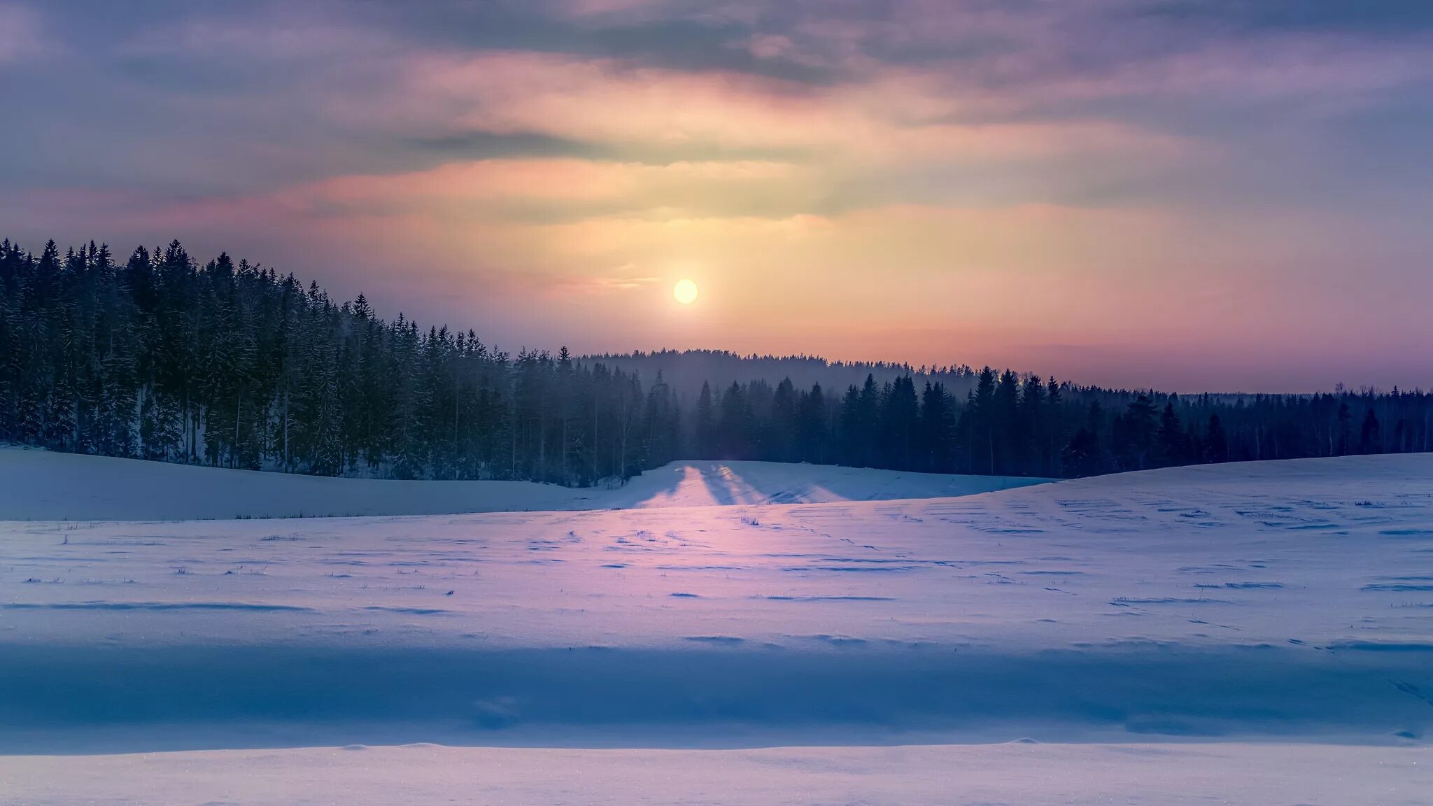 Зимнее небо. Зимнее морозное небо. Снежная равнина. Зимняя равнина.