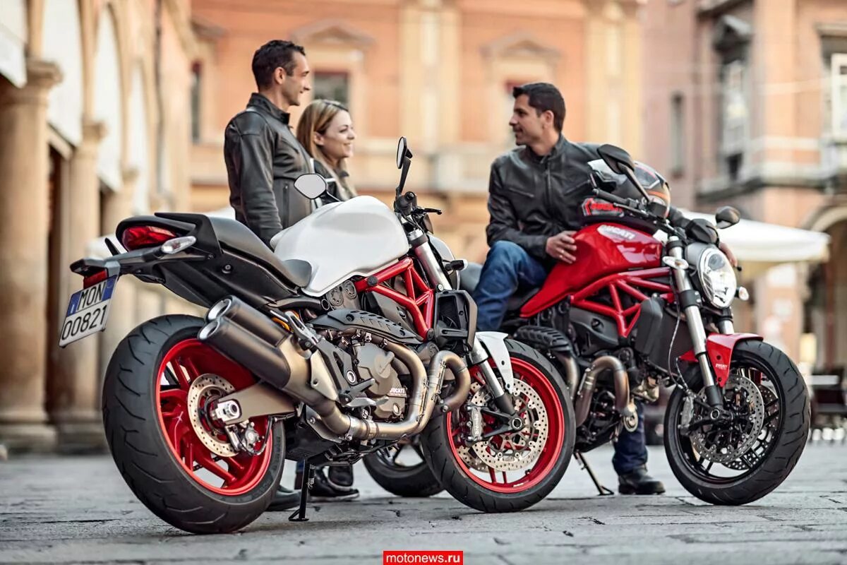 Ducati monster 821. Дукати 821. Итальянский мотоцикл Дукати. Ducati городской мотоцикл. Ducati Monster 821 2020.