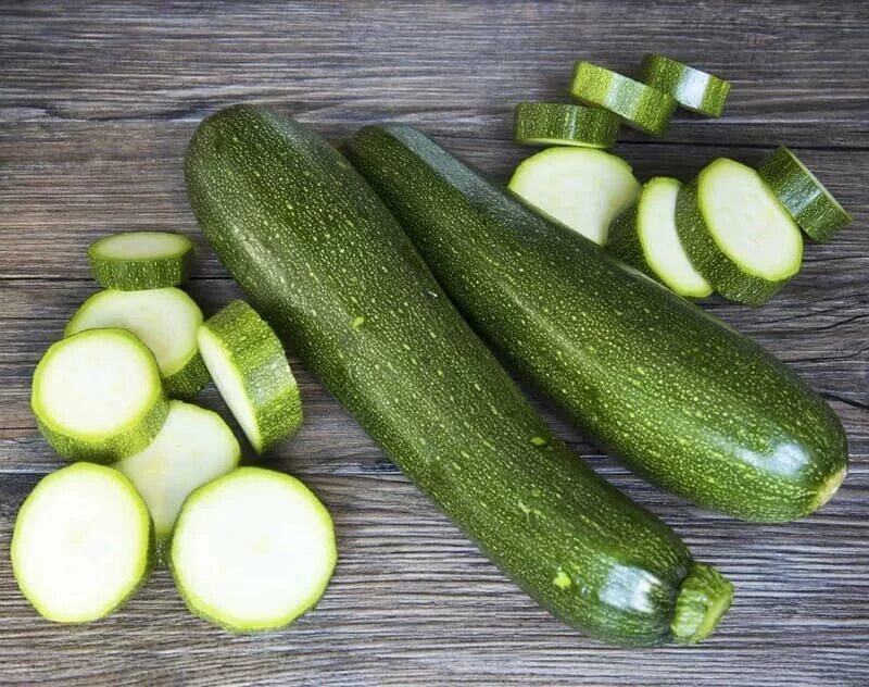 Цуккини фото. Кабачок цуккини изумруд. Дикий цукини. Кабачок цуккини куржет. Кабачки цуккини.