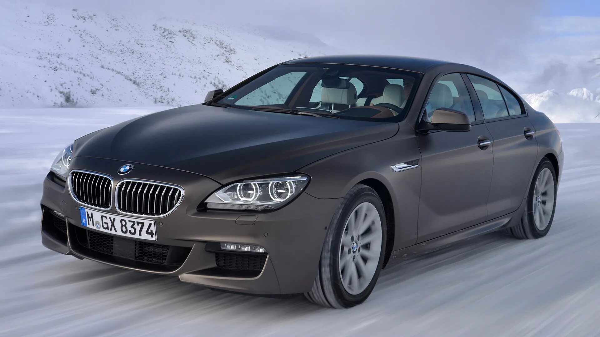 BMW 1-Series Coupe фотоальбом - автомобильный журнал Simplycars.ru